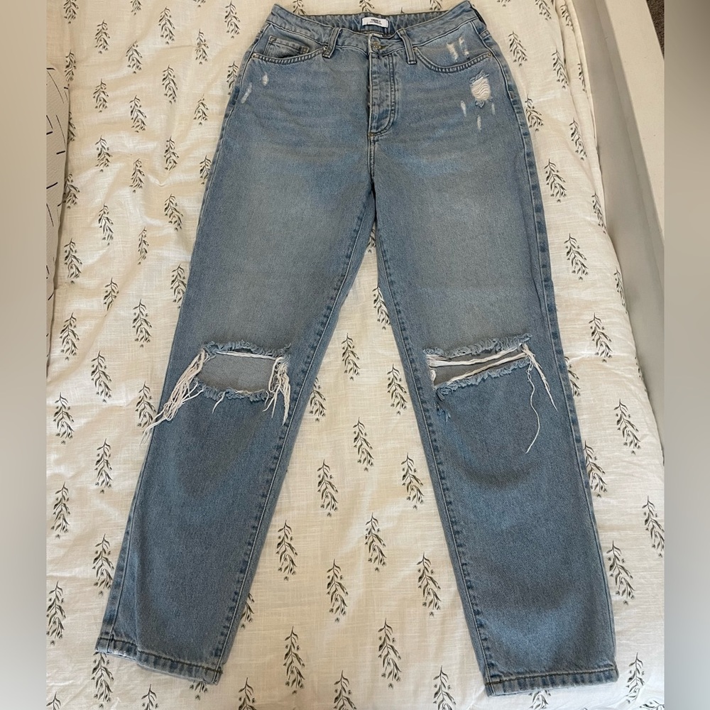 Womens Forever 21 High Waisted Jeans. Size 27.
